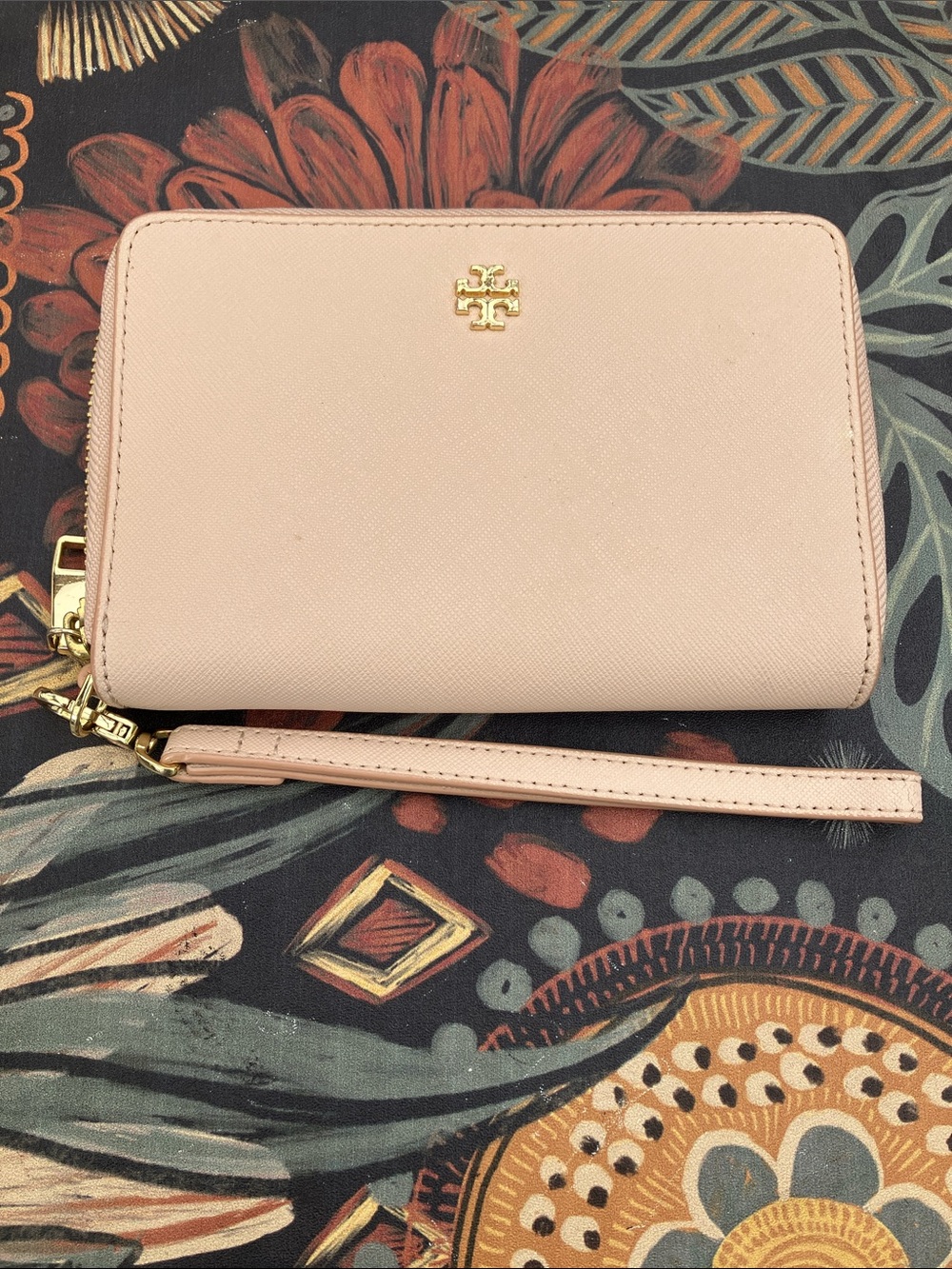 Tory Burch Small Robinson Pale Apricot Leather Zip Around Wallet Wristlet